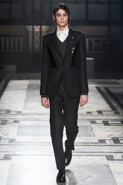 Look 6